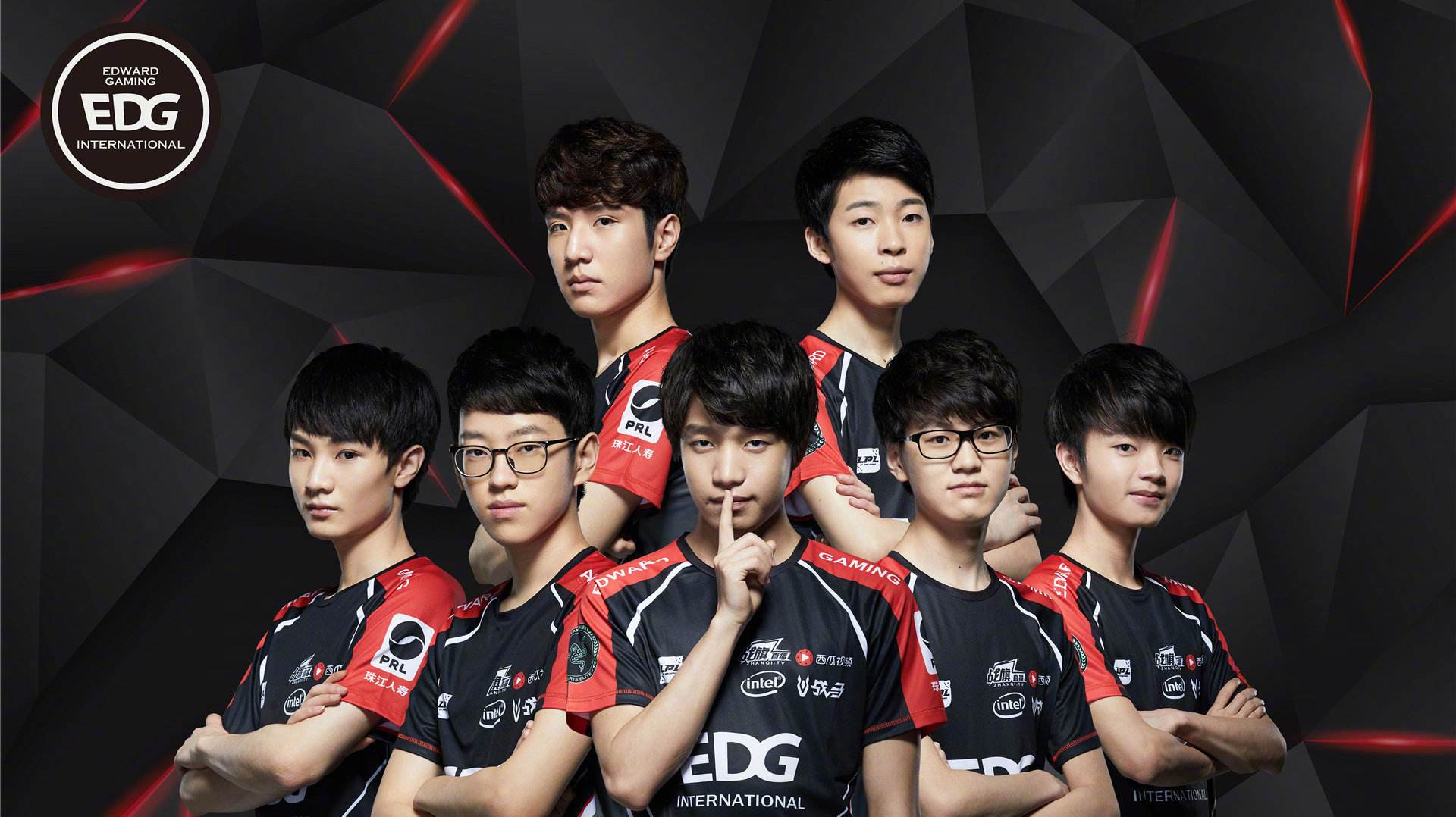 反复拉扯 反复拉扯